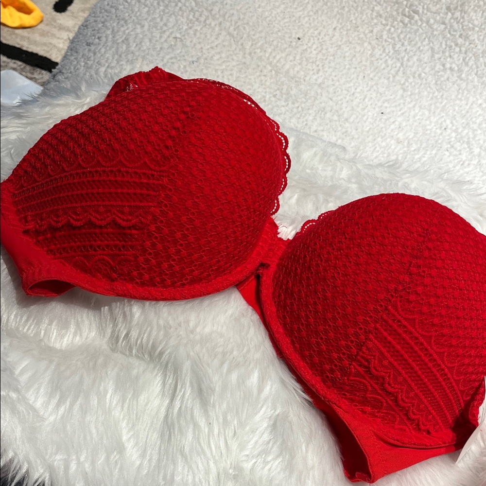 Auden Vibrant Red Textured Bra size 44DD. Brand new with tags.